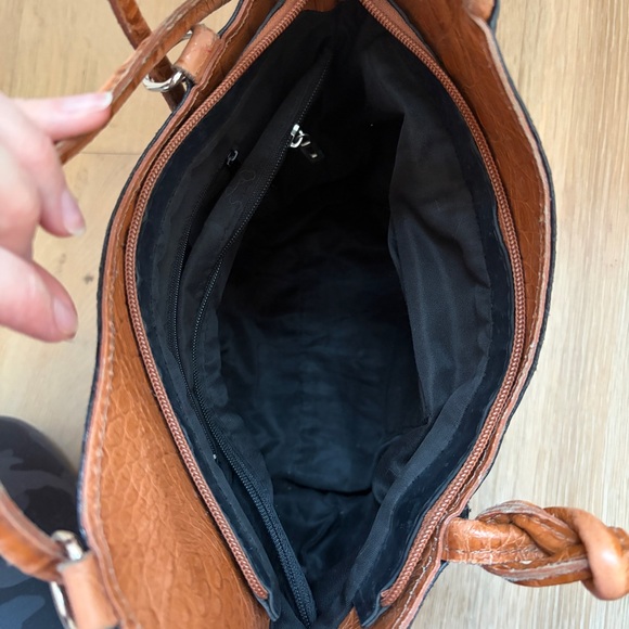 Moda In Pelle Gaia Croc Embossed Leather Convertible Backpack Shoulder Bag - Picture 7 of 7